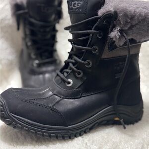 UGG Women's Black Winter Adirondack snow Boot 1906 size 6 like new! Waterproof